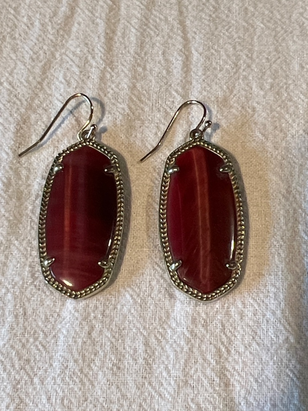 Kendra Scott Burgundy Tone Drop Earrings Gold Tone Dangle Statement Earrings